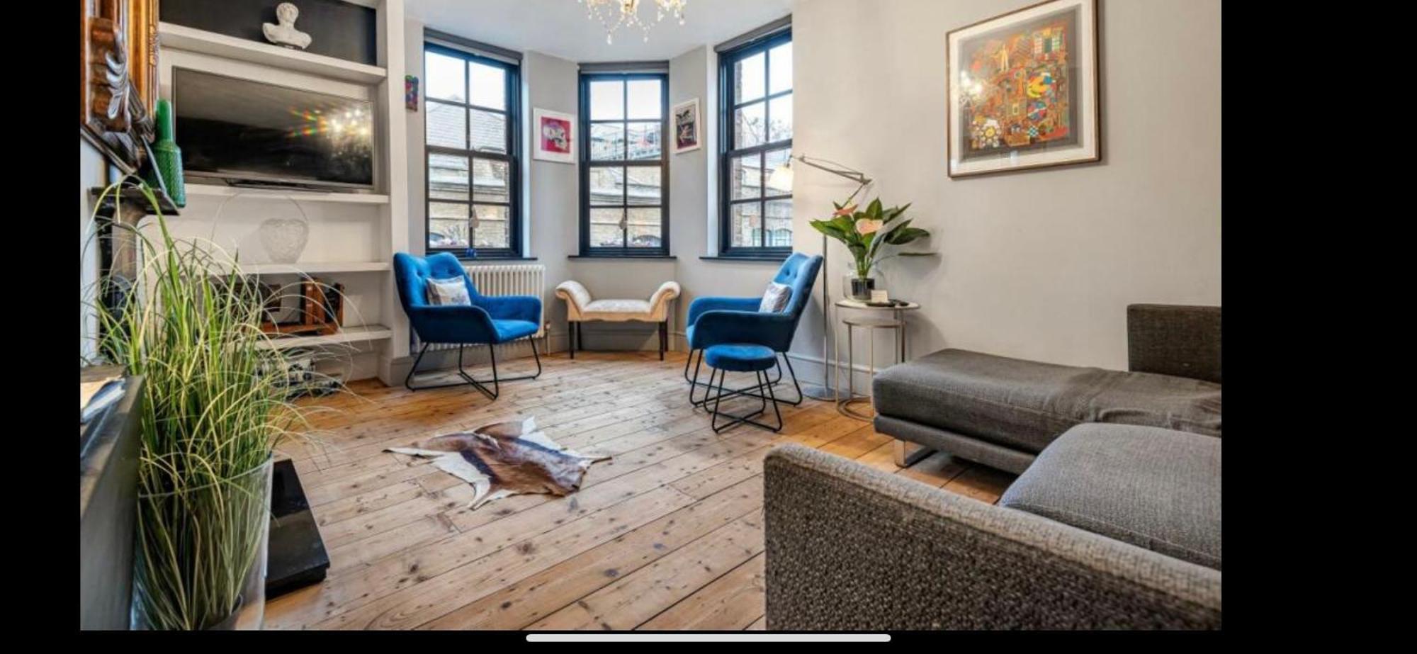 Tower Bridge, Boutique, Shad Thames Butlers Wharf Secure Parking , Balcony View Of Shard, Luxury With Van Parking Upto 4 Vans Ideal For Builders Shopfitters Secure Cctv Apartment London
